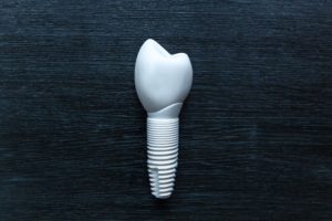 Zirconia dental implants